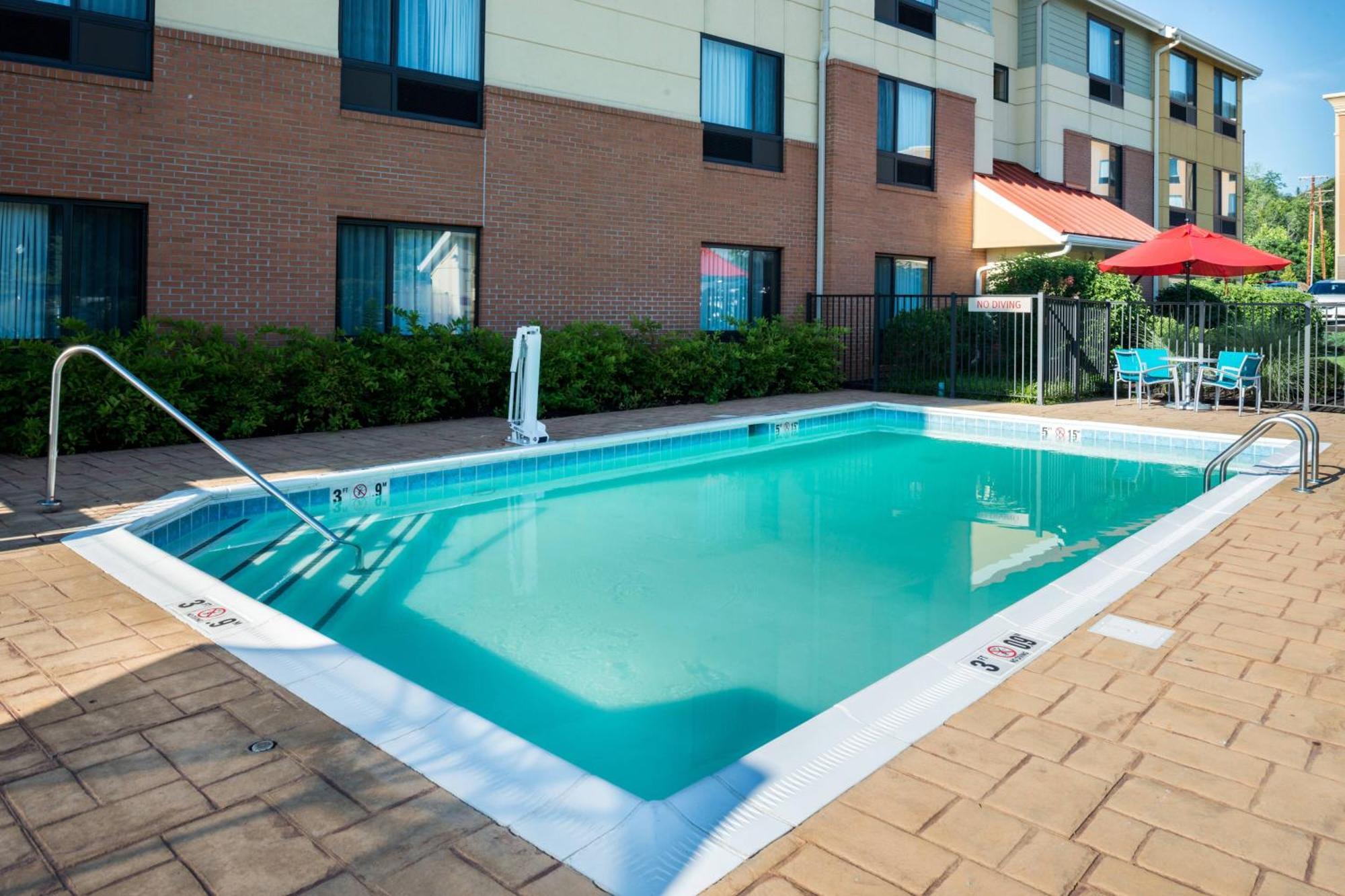 Towneplace Suites Huntington Exterior foto